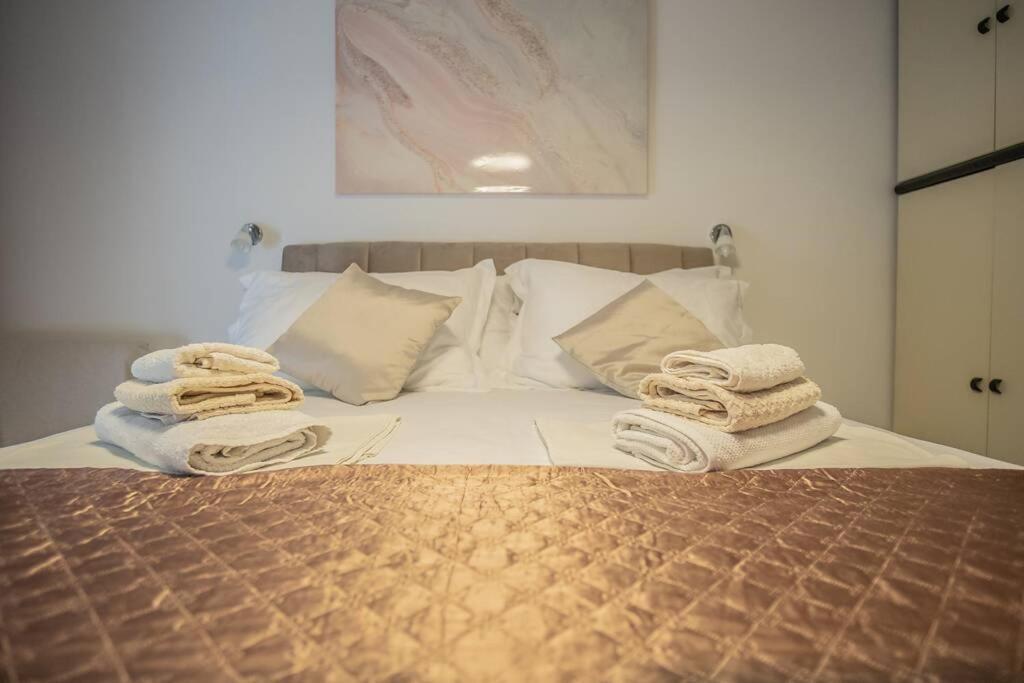 Studio Apartment Purple Sunset - 2+1 Baška Voda Exteriér fotografie